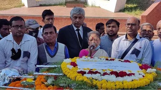 সিলেটে ধীরেন সিংহকে শহীদ মিনারে শেষ শ্রদ্ধা