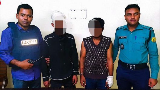 ছিনতাইকালে জনতার হাতে যেভাবে ধরা পড়লো দুই ছিনতাইকারী