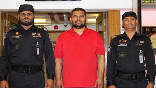 সুনামগঞ্জে বীর মুক্তিযোদ্ধার বাড়িতে গোয়েন্দা পরিচয়ে তল্লাশি, ঢাকায় গ্রেপ্তার
