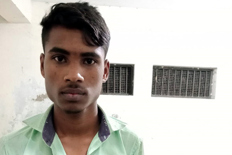 গোলাপগঞ্জে সাড়ে ৬ হাজার কেজি ভারতীয় চিনিসহ যুবক গ্রেপ্তার