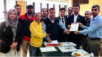 সিলটি নাগরীকে দ্বিতীয় রাষ্ট্রভাষার স্বীকৃতির দাবিতে স্মারকলিপি
