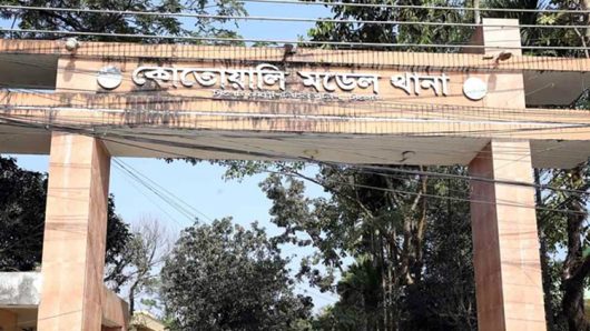 সিলেটে ডিবি পরিচয়ে লিডিং ইউনিভার্সিটির ৩ শিক্ষককে হুমকি