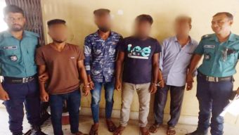 কদমতলীর হুমায়ুন রশিদ চত্ত্বর থেকে  ৪ ছিনতাইকারী গ্রেপ্তার
