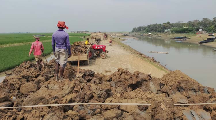 শাল্লায় হাওড়রক্ষা বাঁধের দুর্নীতি ঢাকতে সাংবাদিকদের পিআইসি উপহার