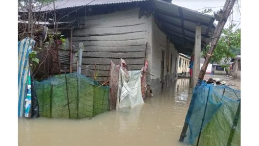 বন্যায় ফের প্লাবিত জৈন্তাপুর, আশ্রয়কেন্দ্রে যাচ্ছে মানুষ