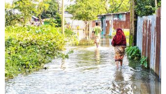 শান্তিগঞ্জে কমতে শুরু করেছে বন্যার পানি, বাড়ছে দুর্ভোগ