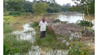 বন্যার পানিতে তলিয়ে গেছে মিন্নাত আলীর স্বপ্ন