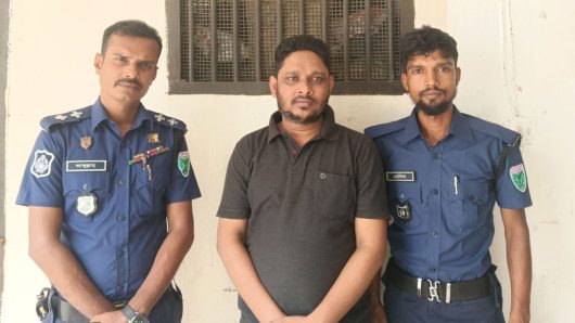 পুলিশের জালে পৌর যুবলীগ নেতা
