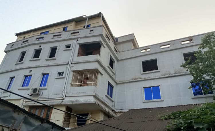 নগরে সিসিকের অনুমোতি না নিয়ে ৫তলা ভবন নির্মানের অভিযোগ