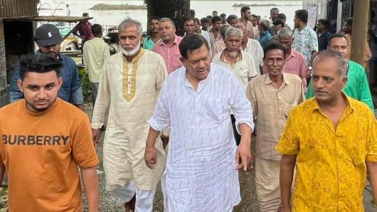 শাল্লায় সাবেক এমপি মিফতাহ উদ্দীন চৌধুরী রুমির গণসংযোগ ও লিফলেট বিতরণ