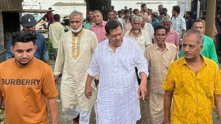 শাল্লায় সাবেক এমপি মিফতাহ উদ্দীন চৌধুরী রুমির গণসংযোগ ও লিফলেট বিতরণ