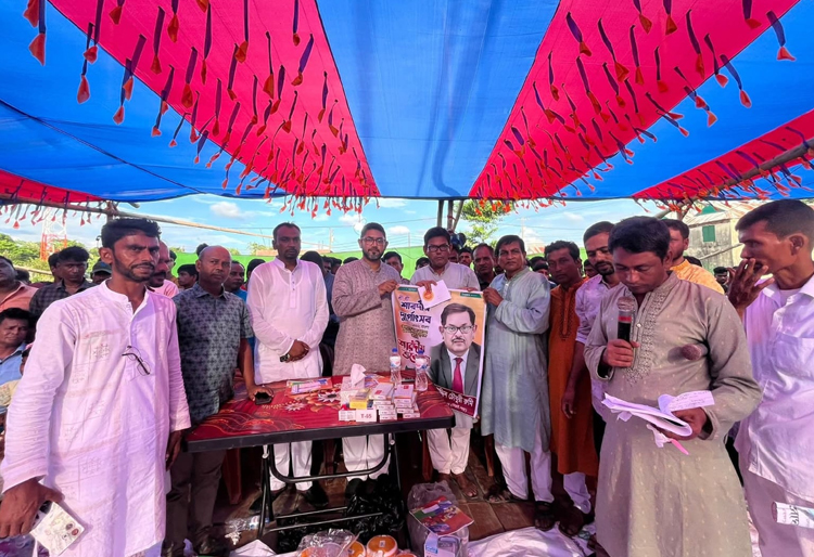 শাল্লায় পূজা মণ্ডপ পরিদর্শনে ব্যারিষ্টার মাহাদীন চৌধুরী