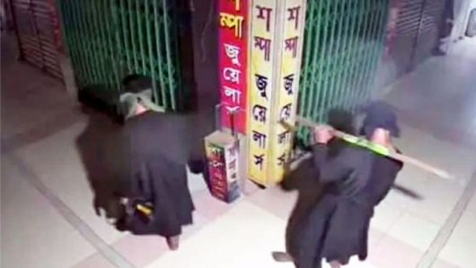 বোরকা পরে দোকানের ৫০০ ভরি স্বর্ণালঙ্কার চুরি