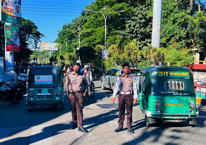 সিলেটে নতুন পোশাকে পুলিশ