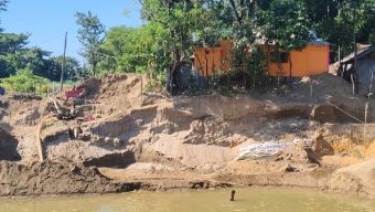 অবৈধভাবে বালু উত্তোলন মামলায় জাফলংয়ে আসামি গ্রেপ্তার