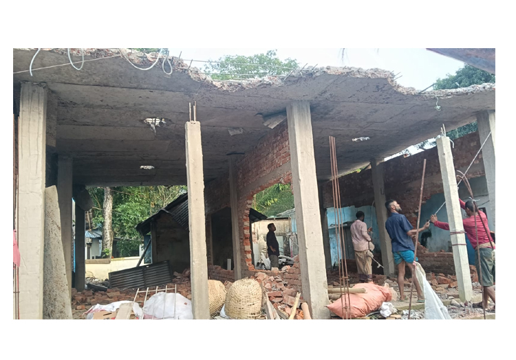 ​শাল্লায় সদরস্থ ঘুঙ্গিয়ারগাঁও বাজারে সরকারি লিজের শর্ত ভঙ্গ করে ভবন নির্মাণ, অবশেষে গুঁড়িয়ে দিল প্রশাসন