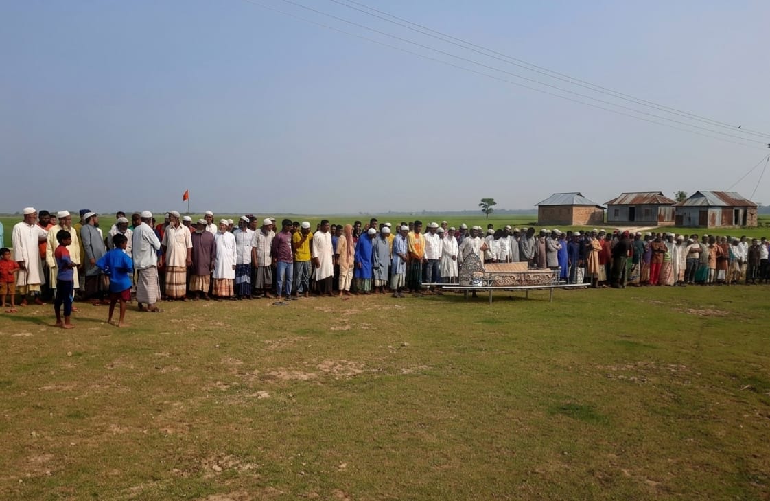 কাফনে কোনো পকেট নেই : এক চিরন্তন সত্যের মুখোমুখি