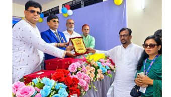 দৈনিক মাতৃজগতের ২৩তম প্রতিষ্ঠাবার্ষিকীতে সম্মাননা স্মারক পেলেন সাংবাদিক ফয়ছল কাদির